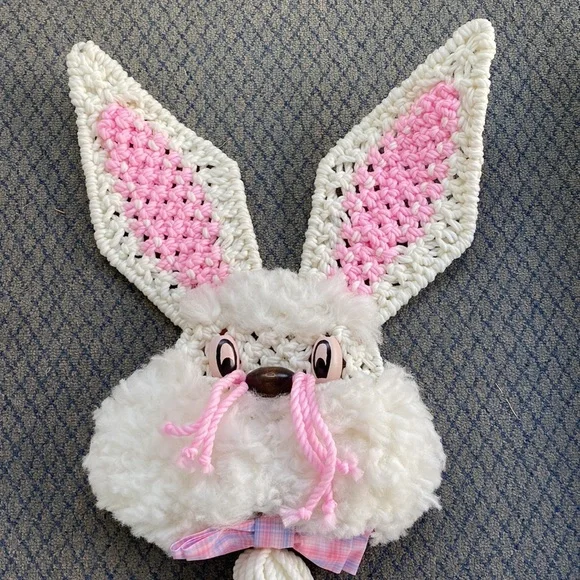 Easter Macrame Wall/Door Decor 70’s Vintage Easter Bunny - Picture 2 of 8